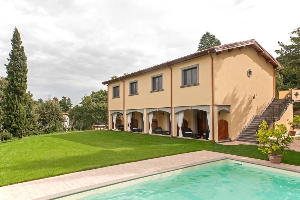 agriturismo a viterbo-con-piscina